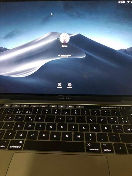 [VENTA] Macbook Pro Touchbar 13.3 i5 Dual-Core 3.1GHz 8GB 256GB SSD Intel Iris Plus 650 USADA 02